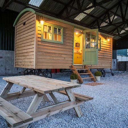 Finest Retreats - The Shepherd'S Hut At Northcombe Farm Beaworthy Екстер'єр фото