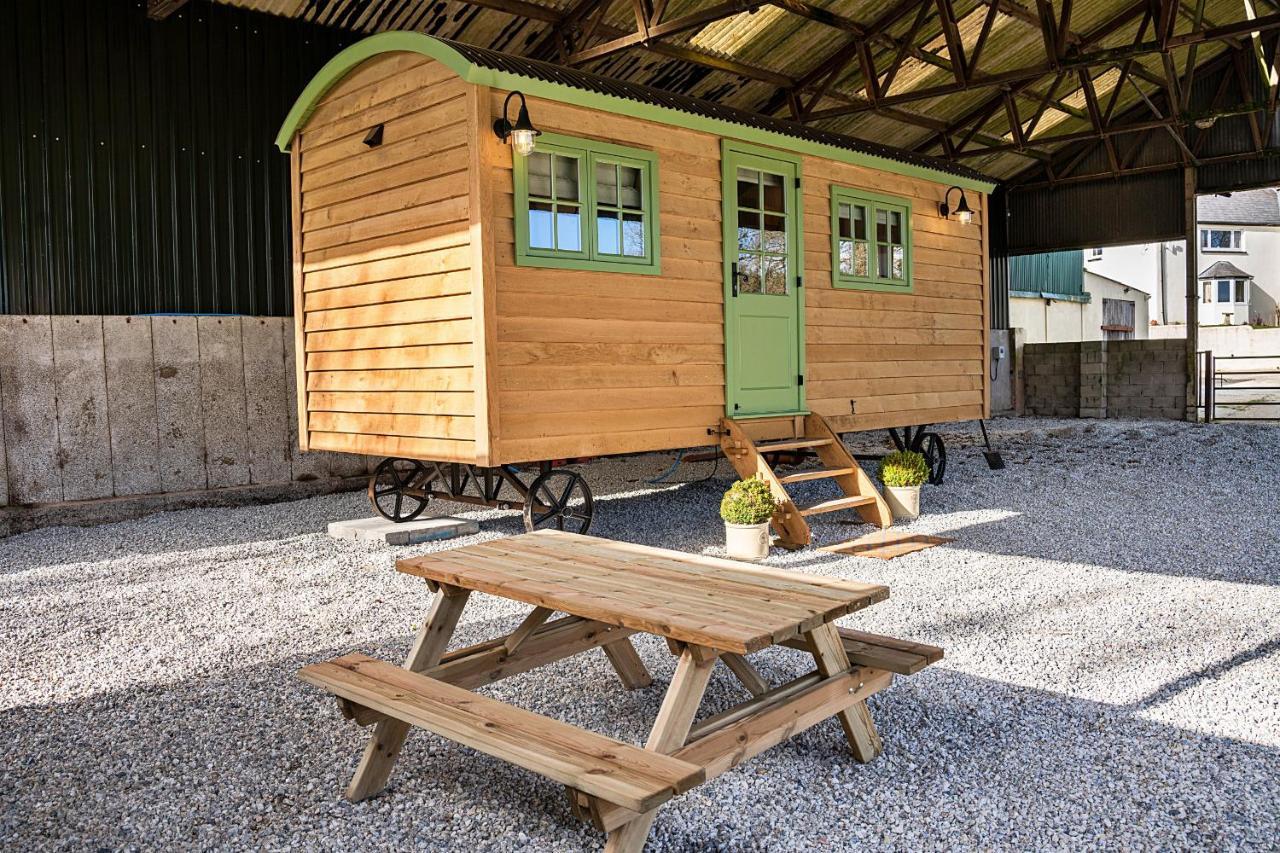 Finest Retreats - The Shepherd'S Hut At Northcombe Farm Beaworthy Екстер'єр фото