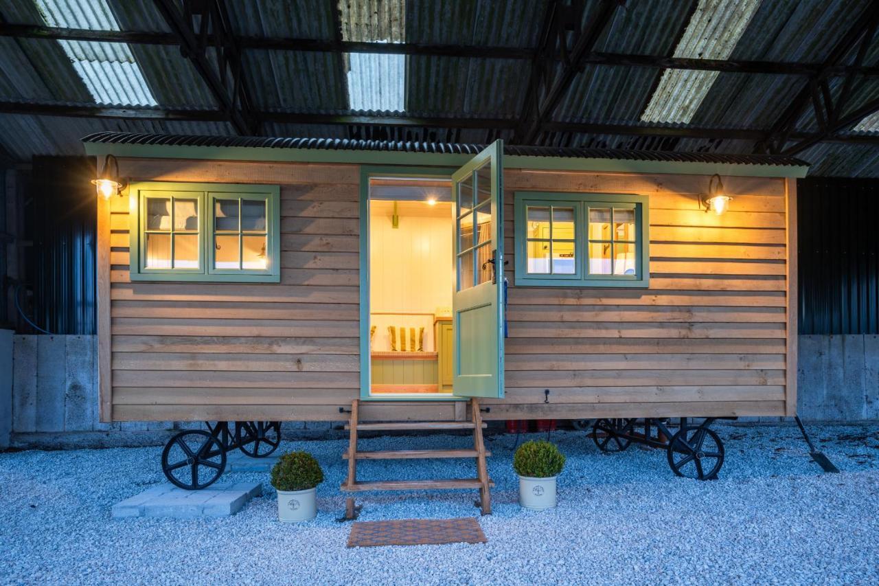Finest Retreats - The Shepherd'S Hut At Northcombe Farm Beaworthy Екстер'єр фото